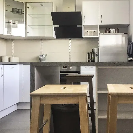 Mitting With Emilly-city Break 2 Apartament Szczecin